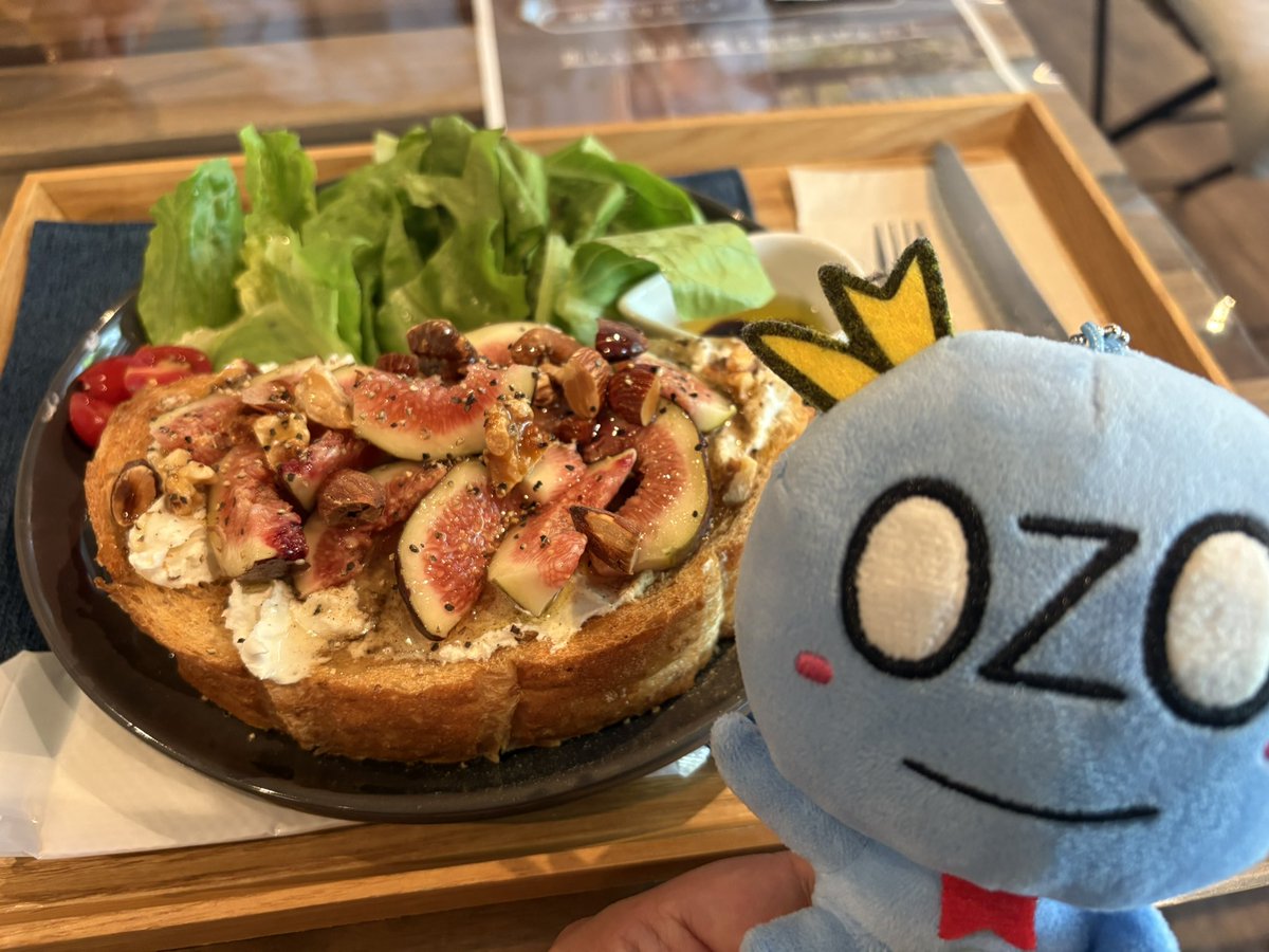 ♡よーぐると♡ 無花果のオープンサンド めちゃくちゃ美味しかった！ グリーク