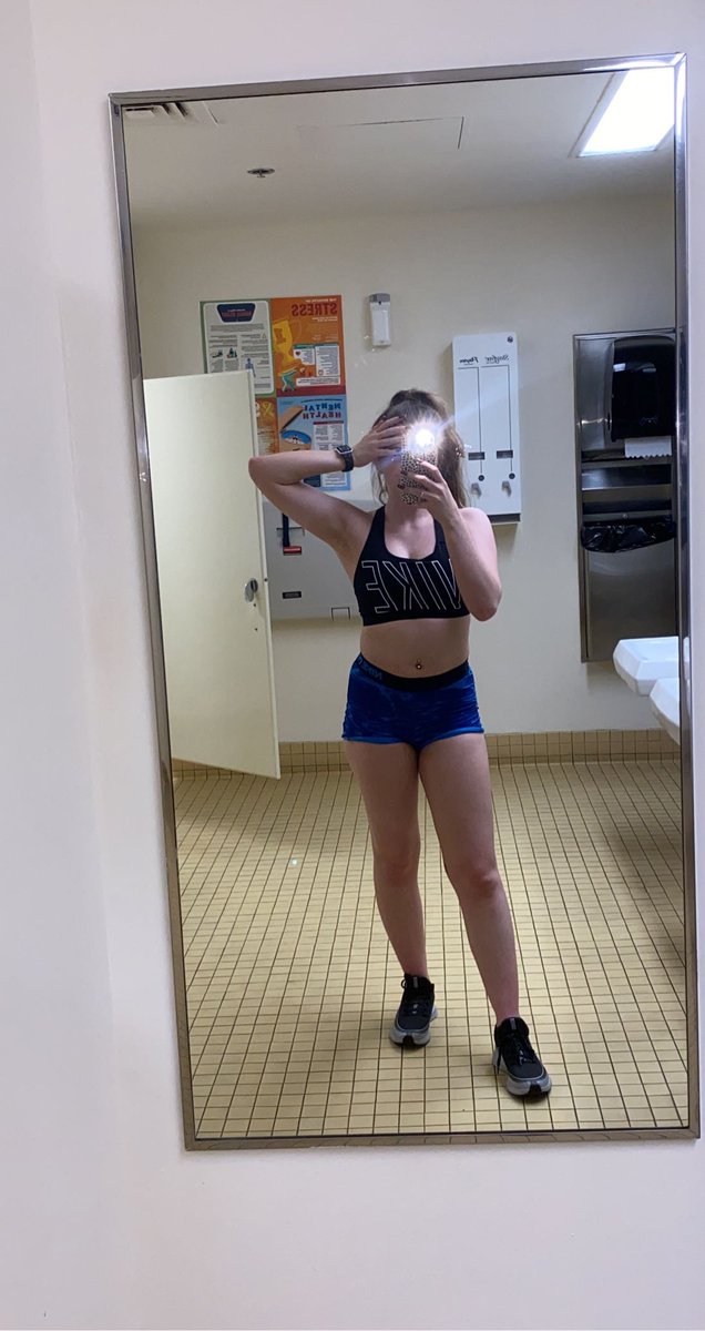 SAlexandra13007's tweet photo. just got done with the gym 💪

18 and getting ready for my new life at SDSU soon. super excited (and a little nervous) haha

#SDSU #CollegeLife #Freshman #collegeslut https://t.co/DkXJIDkVwo