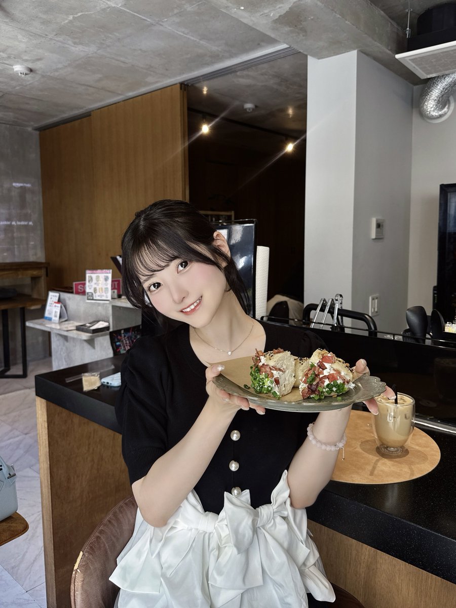 pipipi_br's tweet photo. おはよう🥯ベーグル食べる？ https://t.co/YBJN6OCLga