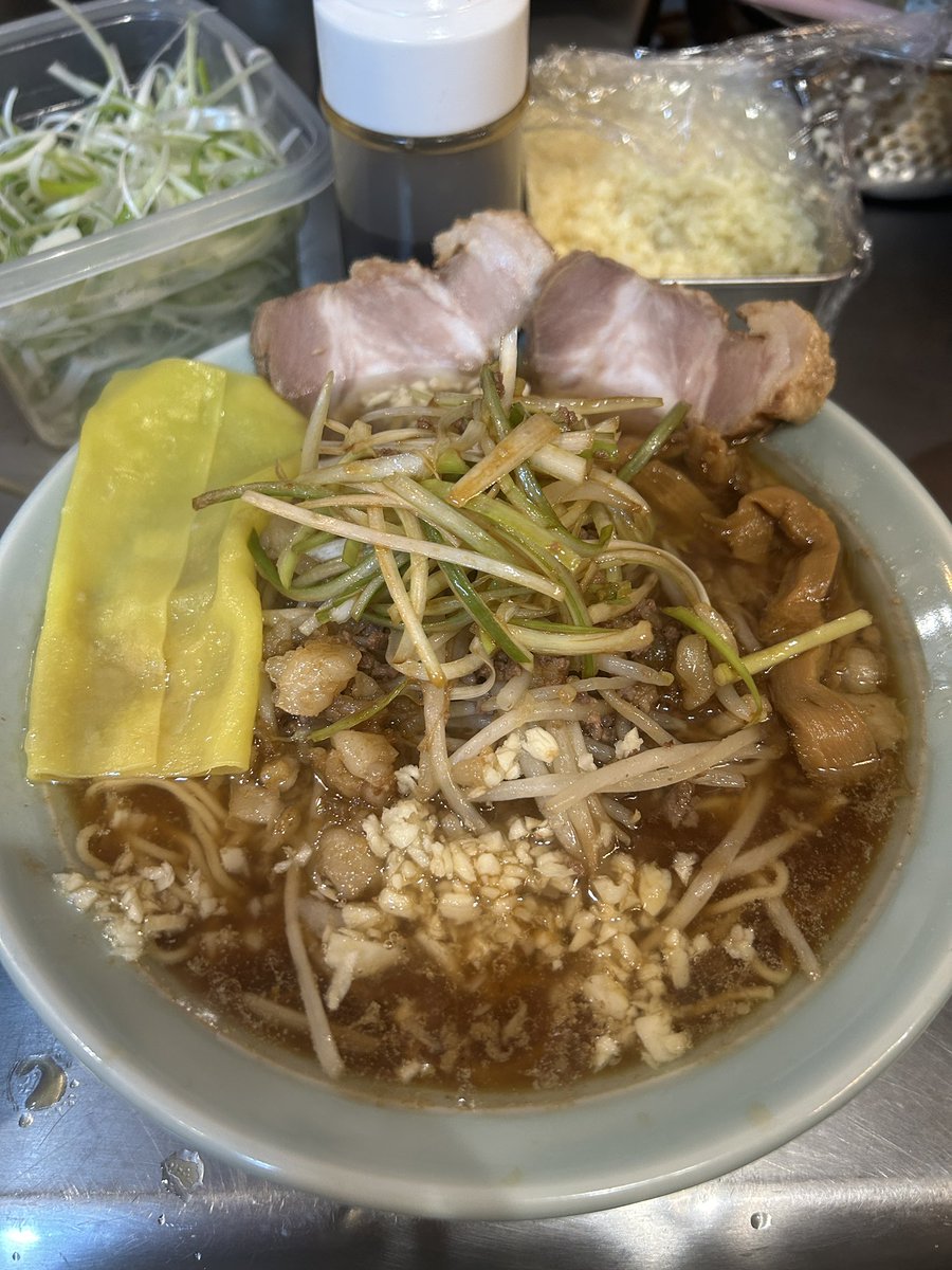 outimenTV's tweet photo. 本日限定
『チーホー式牛骨ラーメン』
1200円
1日限りの限定ラーメンです。
場所は所沢のニクセンさんで営業します。
是非ご来店ください。
かなりうまいです！ https://t.co/AokYTLcJql