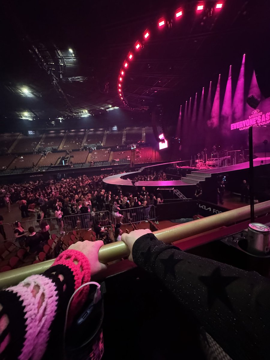 sleepymadie's tweet photo. Our last minute front row seats look so good 🤩 https://t.co/gFKJmz0vfr