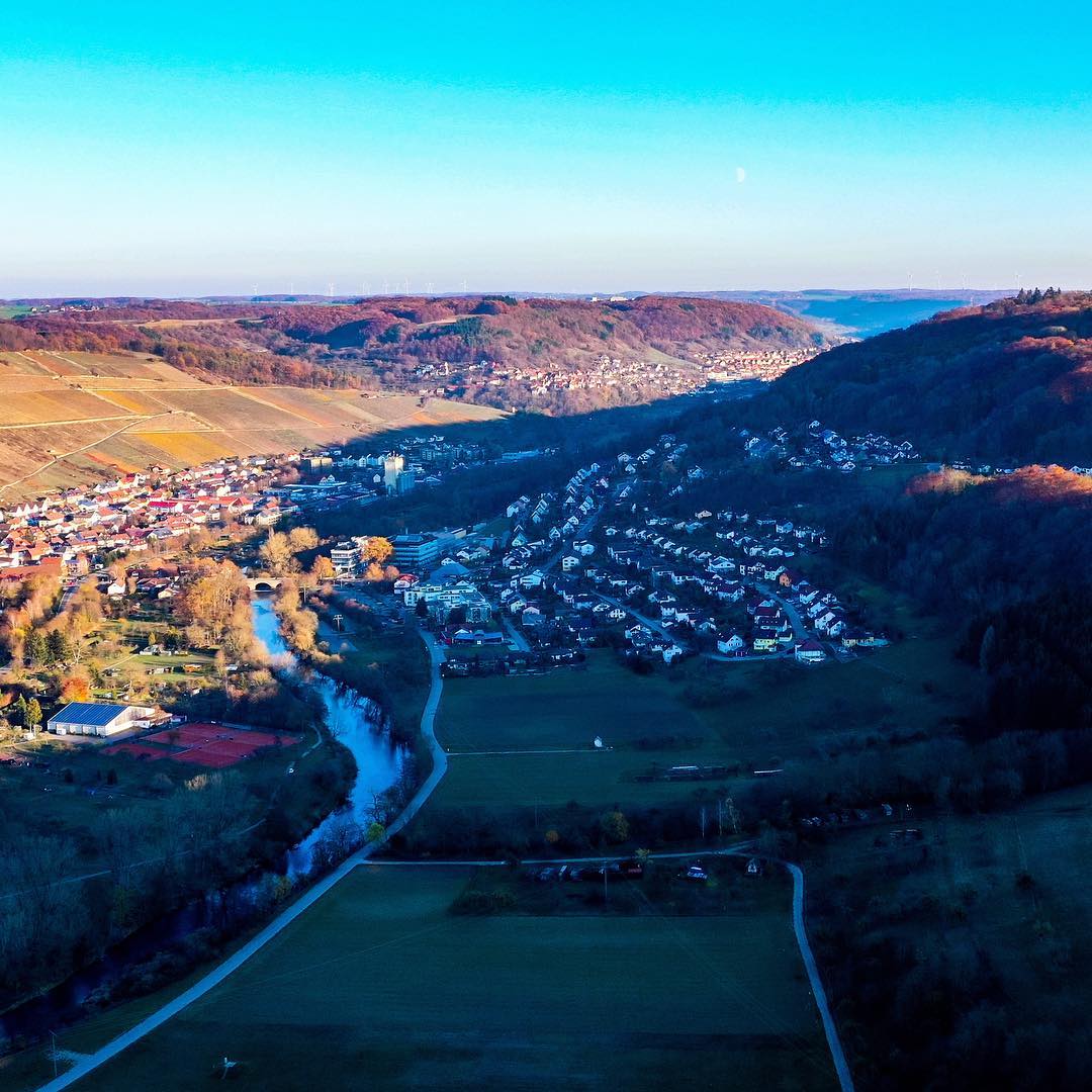 lizzelein's tweet photo. The #river divides the dark and the bright side 😉 #drohnenbaron #drone #drohne #mavicpro #mavic2pro #dji #mavic #photography #photo #photooftheday #landscape #dark #discoverearth #tree #vineyard #sun #sunset #moon #instaphoto #water #city #mountain #mountains #valley #fall https://t.co/1fW0FdEV8F