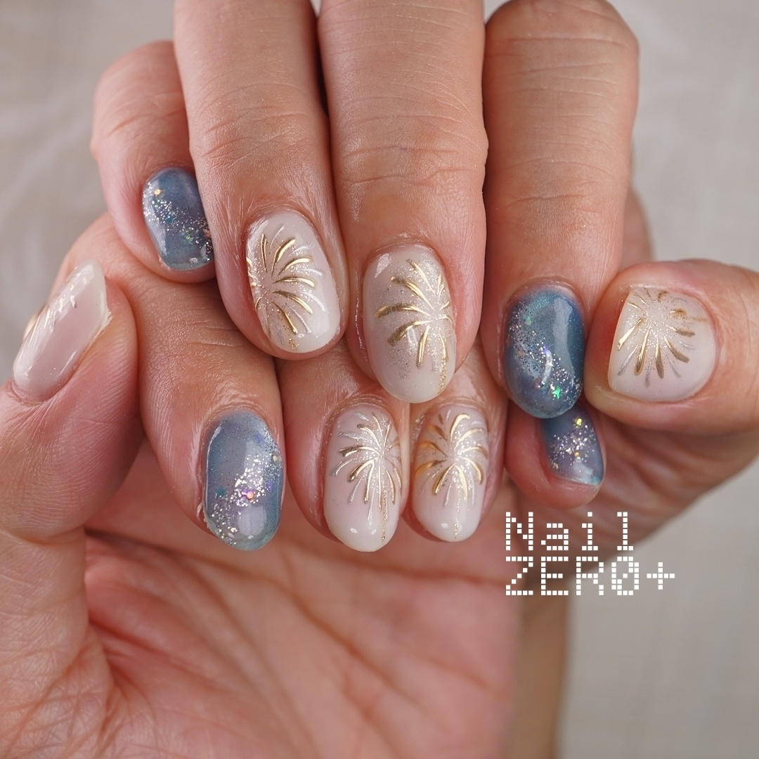 nailzero_plus's tweet photo. ベージュ系マグネットにミラーの花火
オーロラで流れるキラキラと合わせて
#マグ #花火 #ミラー #マグネット 
こちらのデザインは2時間メニューです。
使用メーカー
ジェル：sofirah（@sofirahgel...

詳細はこちら↓（ネイルブック）
https://t.co/Gaqyoyirnx https://t.co/BwAnQ2I8RN