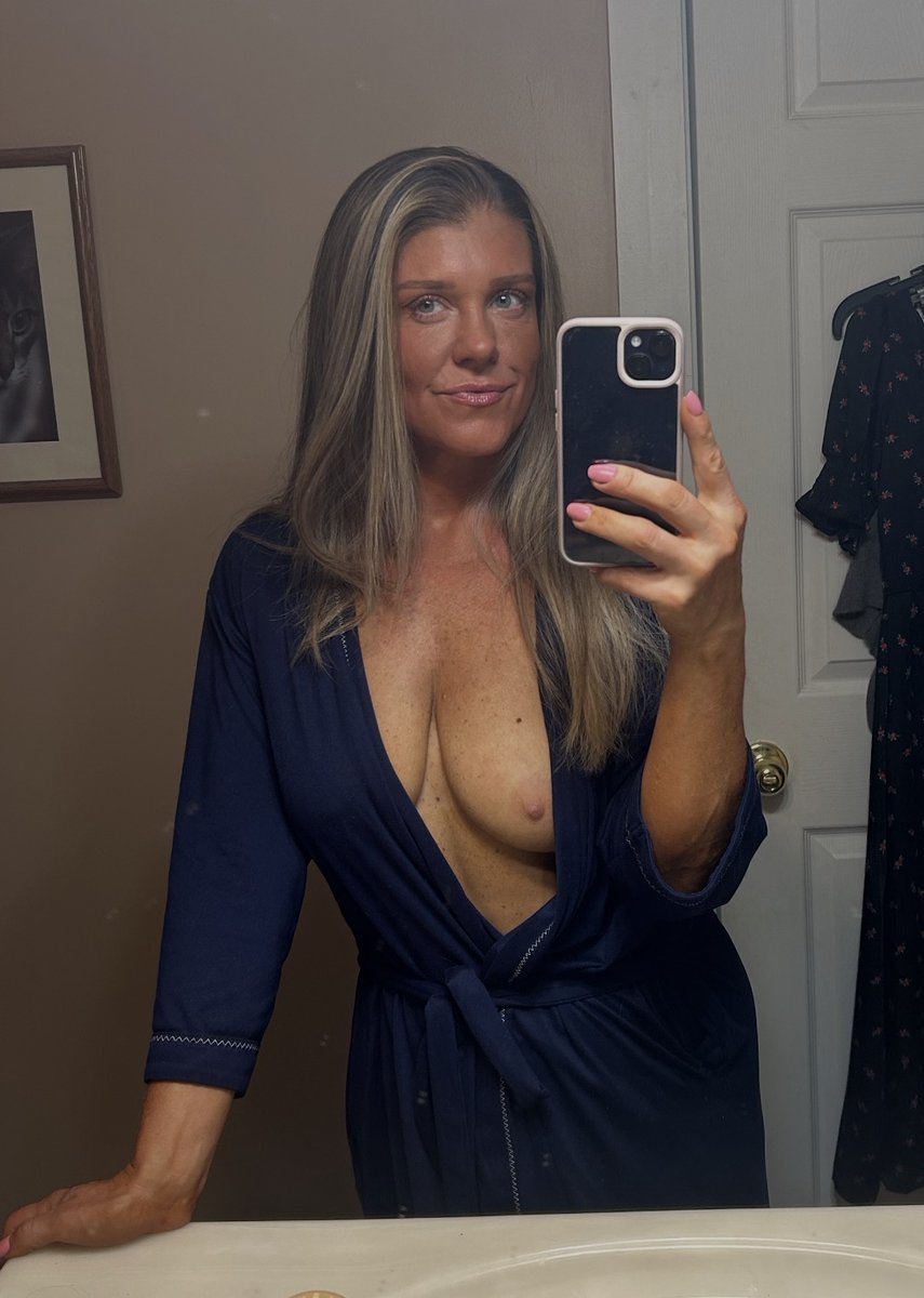 mssweettea_77's tweet photo. Getting ready for a fun night!!
#ufc329 https://t.co/f7G1j7U2c9
