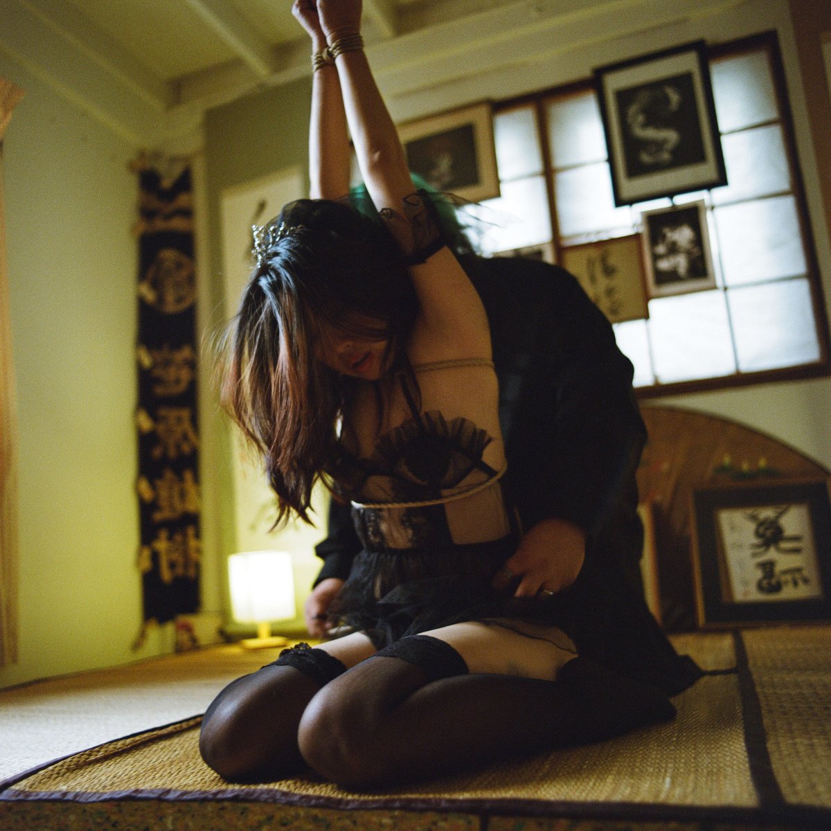 sk_artography's tweet photo. Every knot tells a story. Every frame preserves a moment. A new analogue Shibari Rope Art collection is coming soon to Patreon.

#AnaloguePhotography #FilmPhotography #Shibari #FineArtPhotography #MediumFormat #35mmFilm https://t.co/JrqaYmiC8E