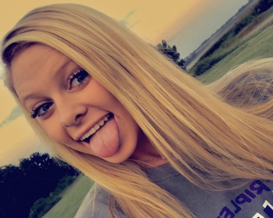 BlondieCutieTN's tweet photo. Can we imagine something terrible happening to me? That would be BAD! Or would it 😈 https://t.co/YhZK84ZgOx