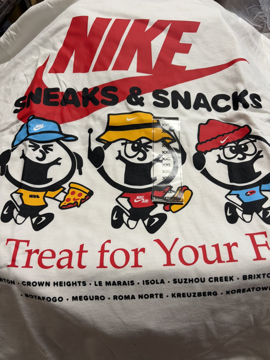 av9sou0's tweet photo. アメリカで買ったNIKEが届いた😊 https://t.co/1R5ide1Bi0