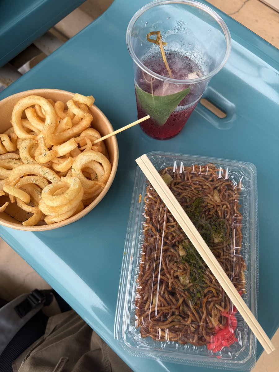 cot860's tweet photo. 競馬場飯(　-`ω-)b https://t.co/rEobfFUAG5