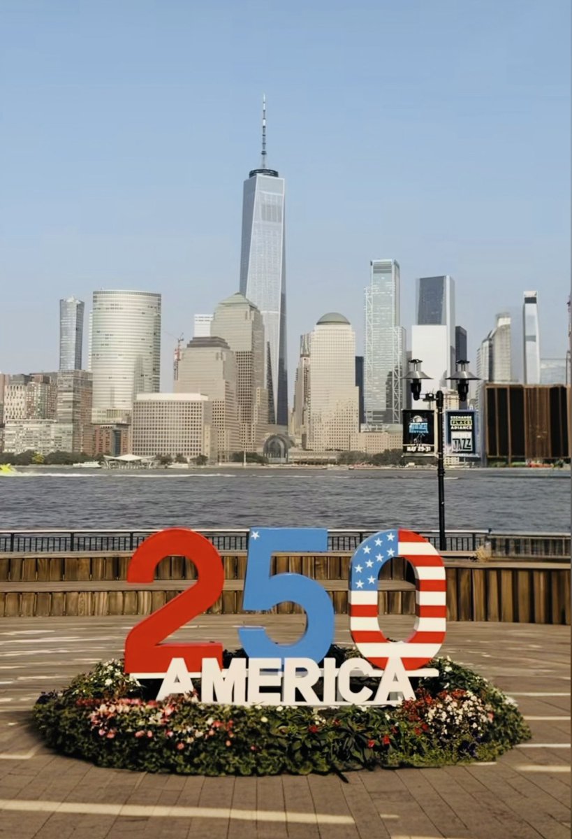 DulceAngel0's tweet photo. Happy 4th of July! A few days ago US celebrate America’s freedom, resilience, and the enduring spirit of unity. 

#usa #independenceday #250yearsoffreedom  #4thofjuly https://t.co/wfUfO83far