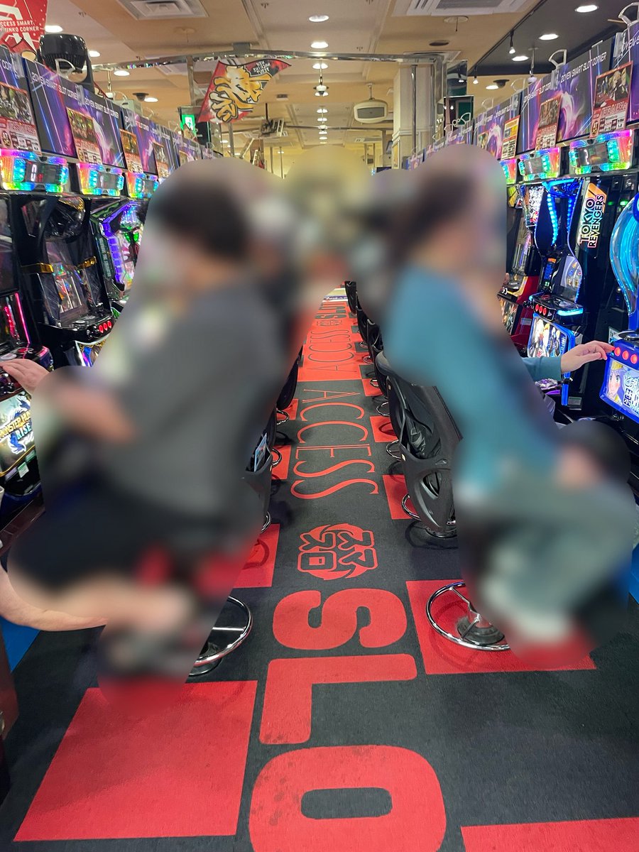 eventnanoka's tweet photo. アクセス川崎店 様
お昼の店内状況✨

午後になって特に
バラエティコーナーがほぼ満席🈵で賑わってます🔥
他は
カバネリ🈵
マギレコ🈵
モンキーターン🈵
戦国コレクション6🈵
戦国乙女5🈵
東京喰種🈵

といった感じで、台数が少ない店舗様ながらもほとんどのメイン機が埋まっている状況😳

また、私のYouTubeライブ配信ですがスマホの充電不足のため一旦休憩をいただき、午後は【海門回想から】の配信となります🌊
12:45頃に戻りますので、是非見に来てくださいね✨

#PR