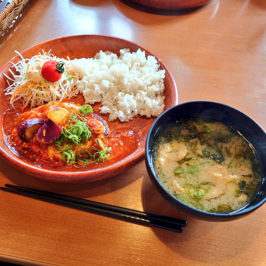 mossy_13's tweet photo. おひるチーズタッカルビバーグディッシュ(*'～')ﾓｸﾞﾓｸﾞ

I'm at びっくりドンキー 岡崎店 in 岡崎市, 愛知県 https://t.co/X0E5H1SdAf https://t.co/suHoh8NTm7