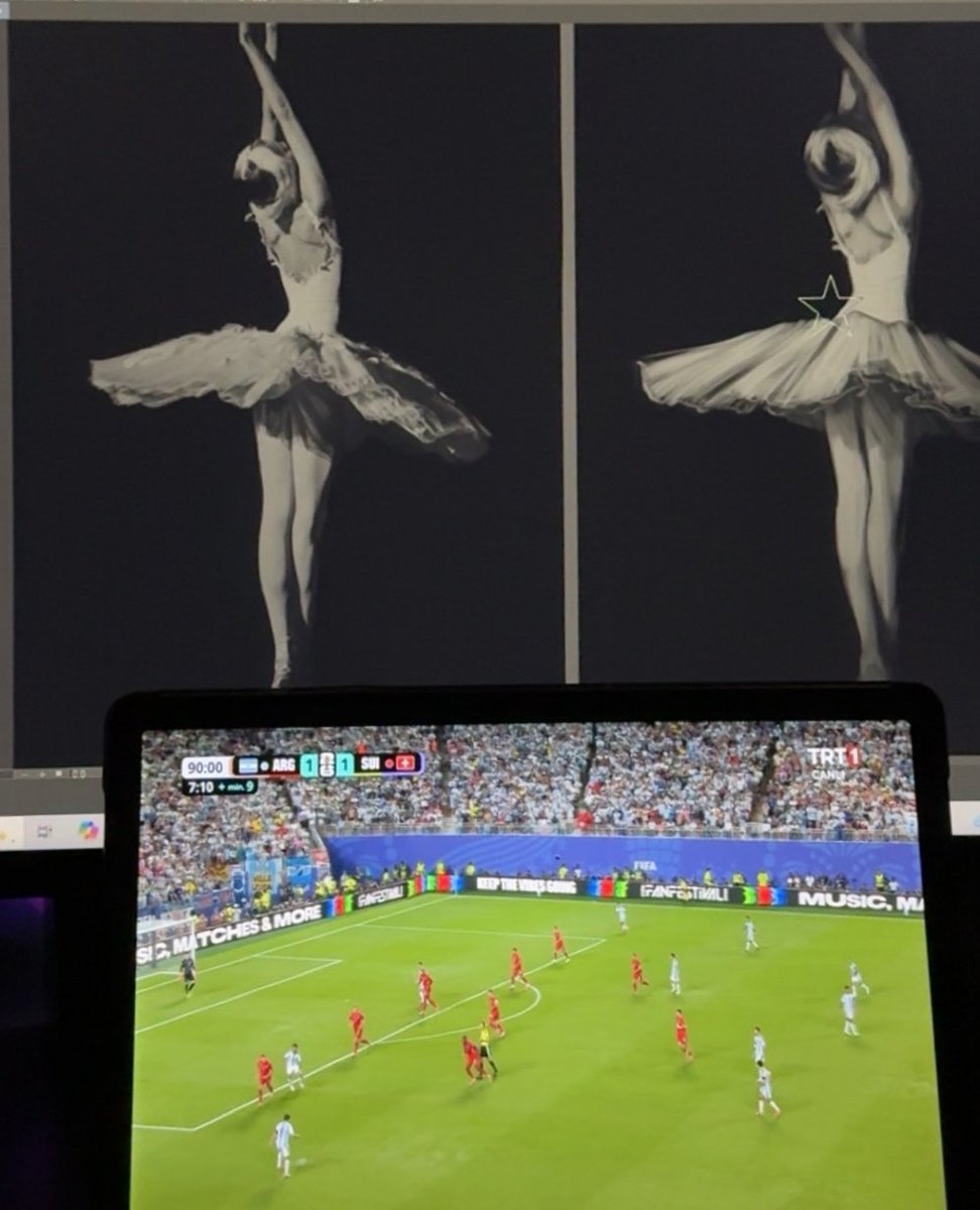 fu_yuuki0's tweet photo. Watching the world cup while i do a quick study https://t.co/ctcIKNvUaM