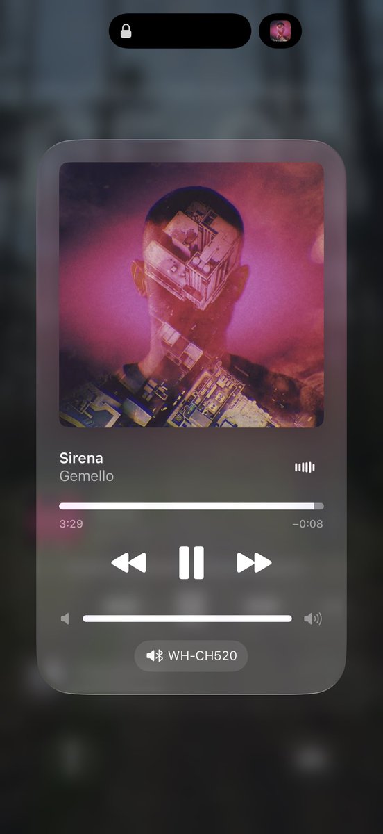 maybeimmariaa's tweet photo. credo che questa canzone e il ricordo che c’è dietro siano il mio impero romano https://t.co/jxpdYCxd9I