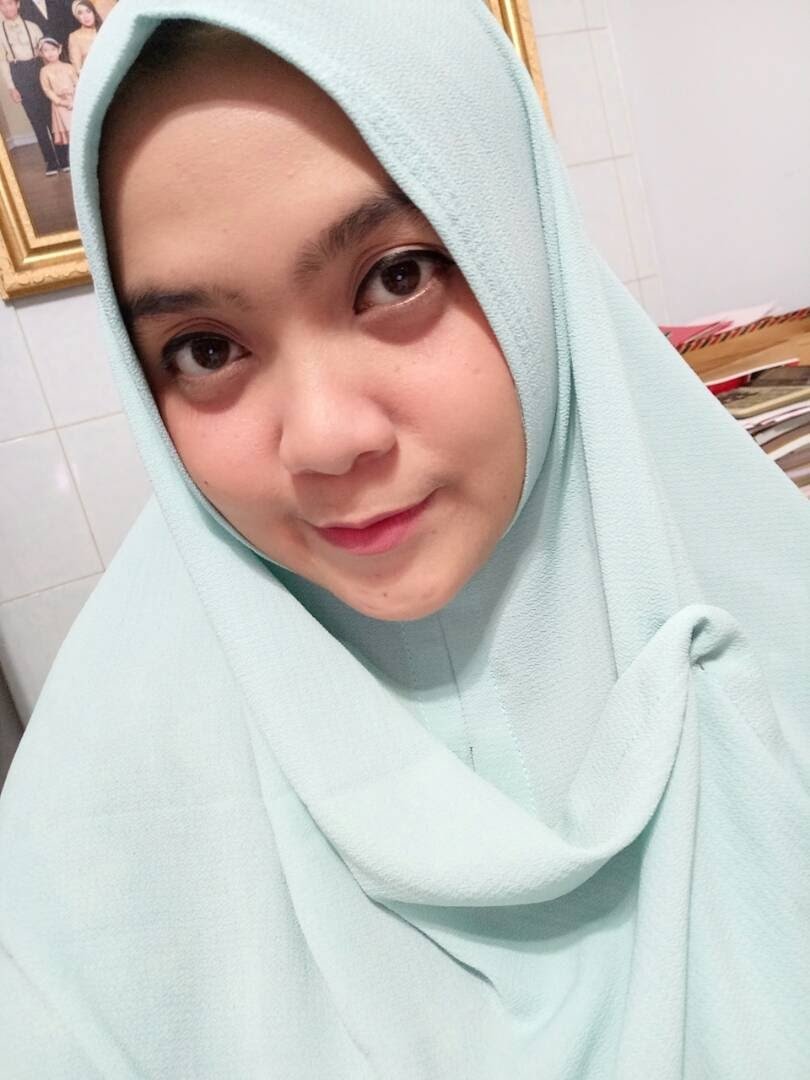 Novivi0na_'s tweet photo. Solehah vs solehot https://t.co/086w20fgZh