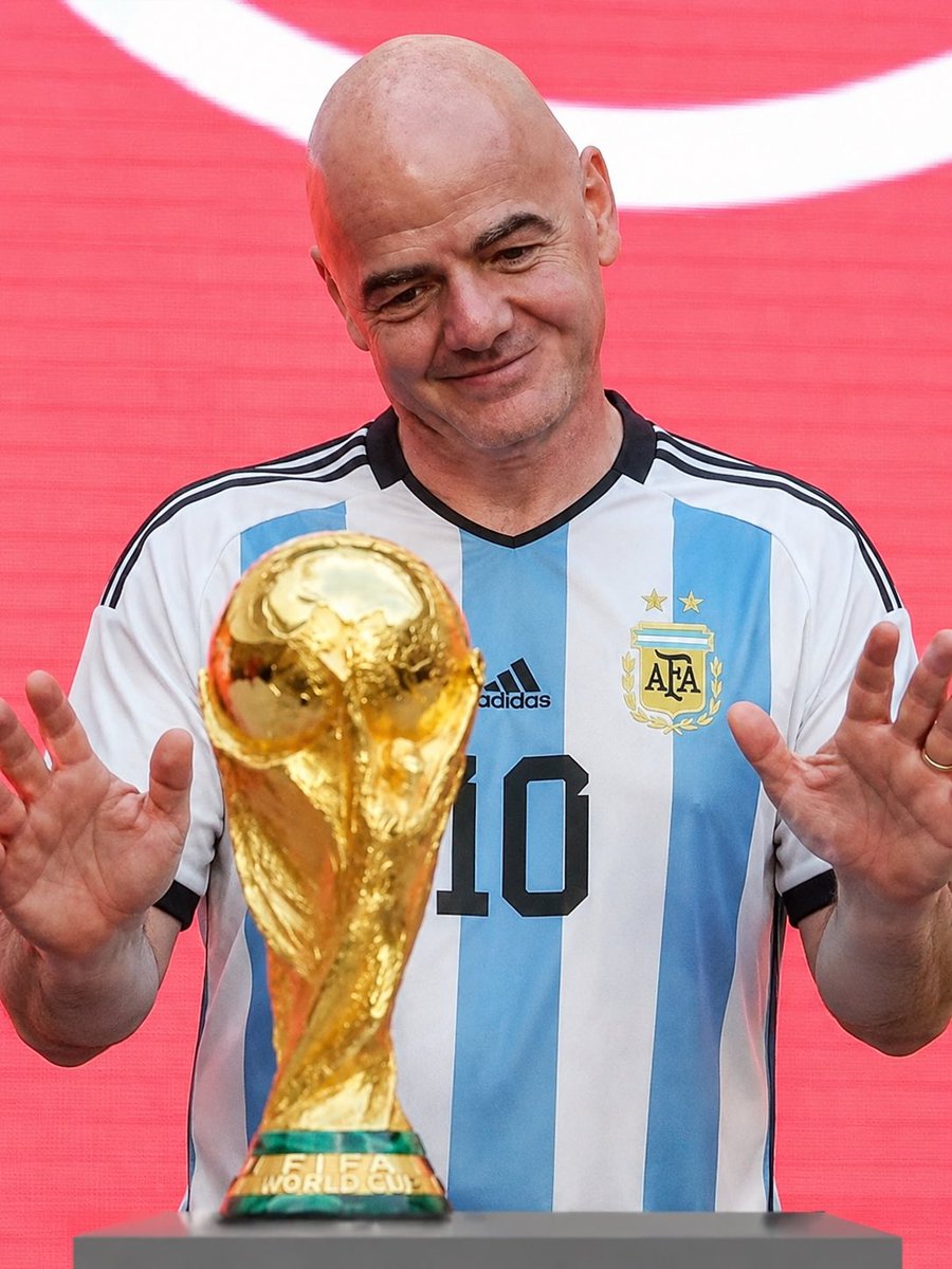 DanielL12813095's tweet photo. Time to kick corruption out of the game @FIFAcom @UEFA need to act, give the game back! This love for @Argentina and messi too obvious! What gianni paying to make this happen! We all loved platini he turned out bent, sepp was bent! UEFA kick this idiot into touch https://t.co/xpVZ7EuTSW