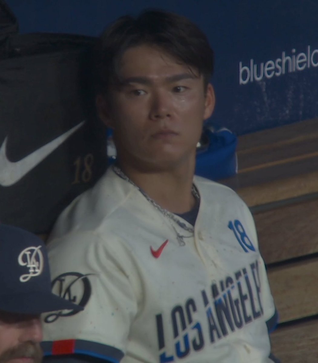 MLBONFOX's tweet photo. Yoshinobu Yamamoto's day is done.

6 IP | 5 H | 6 R | 4 BB | 6 K https://t.co/DMpbh4BuBL