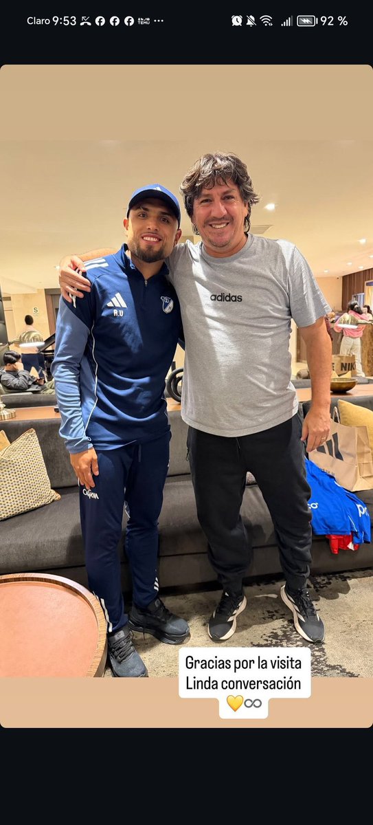 TrincheroDNorte's tweet photo. Con estas fotos y el cariño expreso entre Jean Ferrari, Bustos y Ureña queda claro lo mal parado que ha quedado Velazco y compañía. 

Destrozaron no solo el aspecto deportivo sino las relaciones humanas. https://t.co/YLvpSo1ym3