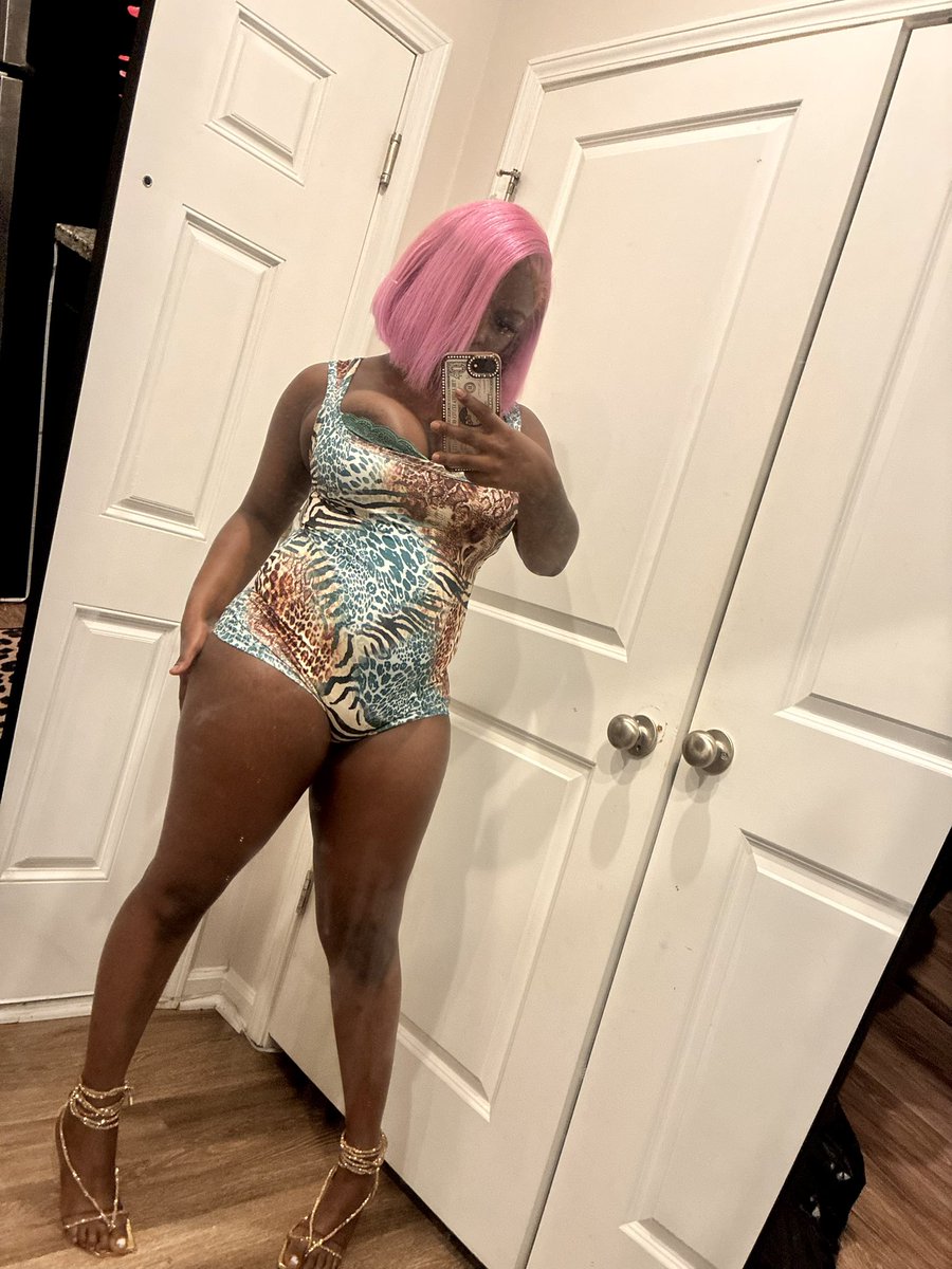 Itrollbxtches's tweet photo. Pink Bob megash ? https://t.co/JLH5MNIYFY