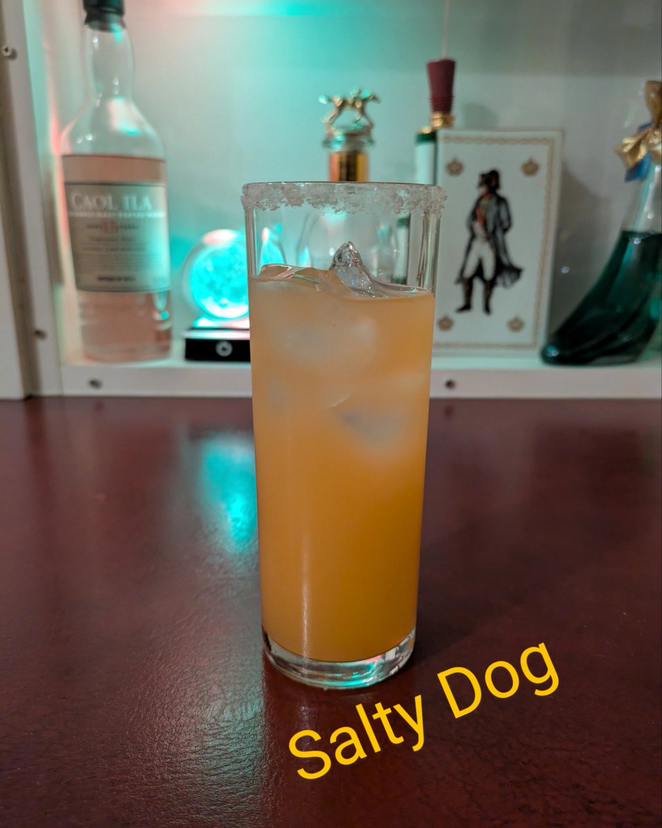 ambermoon_bar's tweet photo. いよいよ暑さも本格的になってきました。熱中症対策は大事です。塩分&amp;水分補給は忘れずに🥵

蕨のタワマン、1年後には入居してるそう。更に人口密度の高い市にはなるよね。

今週は明日13日は通常営業、14日は定休日です。

#蕨　#バー　#ショットバー
#アンバームーン　#ambermoon https://t.co/oFIBCtg8a7