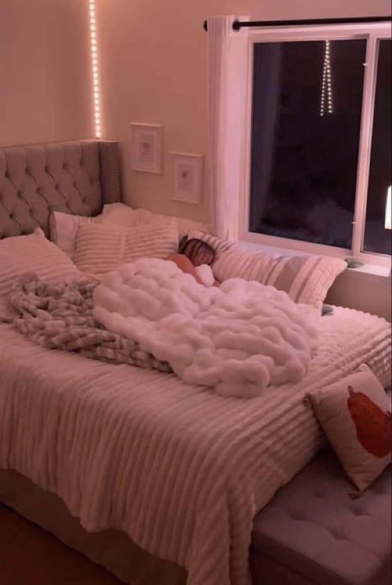 mamiikeeyy's tweet photo. i’ll be rushing home just to do this: https://t.co/MHPt0dxNfj