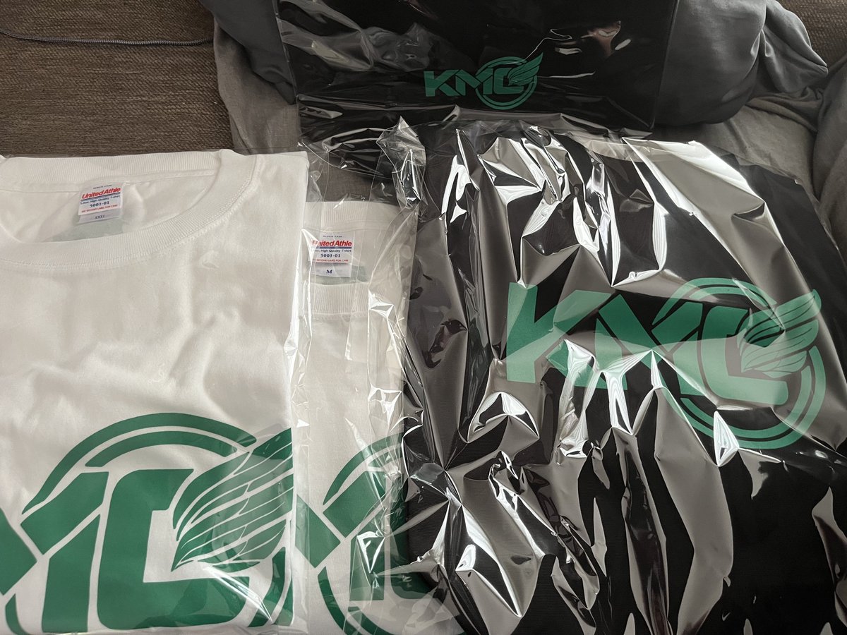 Hk2Ju's tweet photo. 師匠@ginneko62 の新作Tシャツとトート頂きました😊いつもありがとうございます✨✨今回のも素敵なデザイン🥰

天ざるさん@TENZARU_DBのクオリティも毎度最高です🙇製作お疲れ様です🙏

お二人の匠の作品大満足です😍 https://t.co/kLQYpBnvl8