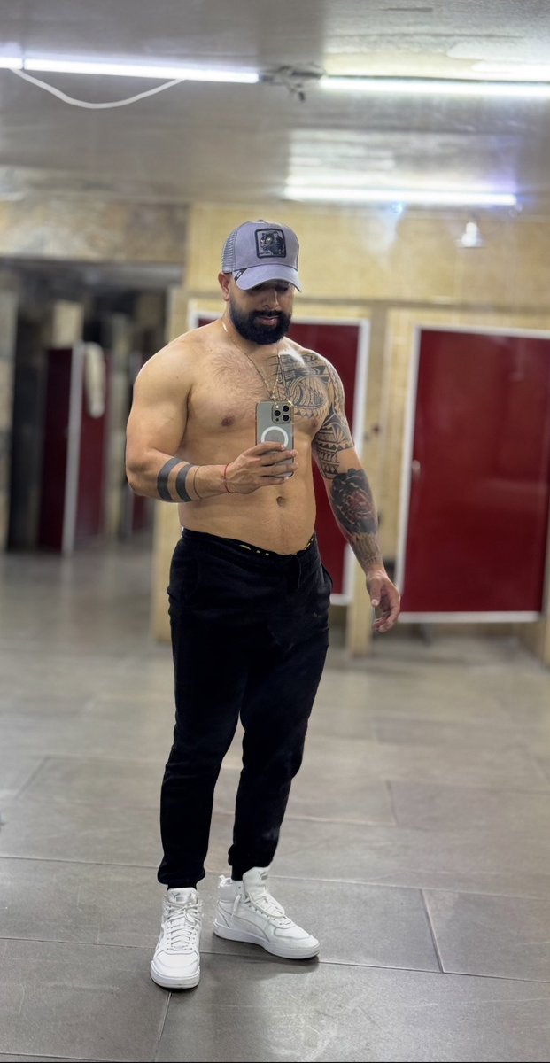 chicobarbon777's tweet photo. Jalar a terminar cardio al full!!!???💦🥵😈👏🏾🍆🍑💦🥵😈👏🏾🍑

https://t.co/E27btGkmog https://t.co/DDecOpNVay