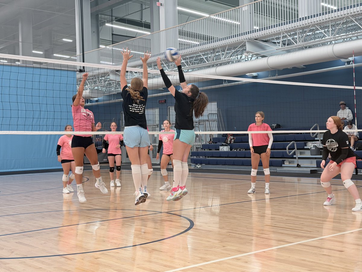 AquinasNation's tweet photo. Congratulations to the volleyball team on earning runner-up in the silver bracket at the UNK team camp this weekend. They ended up 8th out of 15 teams, dropping the championship game to Bellevue East after playing against teams from Nebraska, Colorado, and Kansas. #monarchvb https://t.co/vpyfO9Bgp2