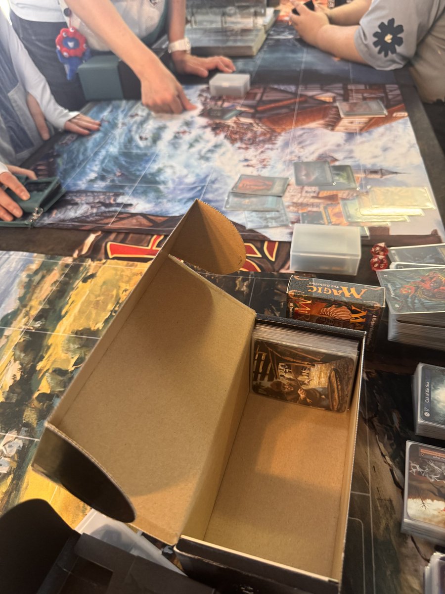 thehouseguild's tweet photo. トレード会なども交えつつ、コーナーストーンイベントが進行中！ https://t.co/4HQ8sw7bsC