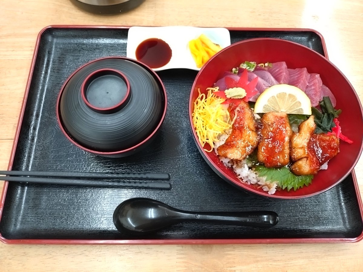 SOGYuuki's tweet photo. 金目丼いただきます🙏 https://t.co/ABDng7DnnT