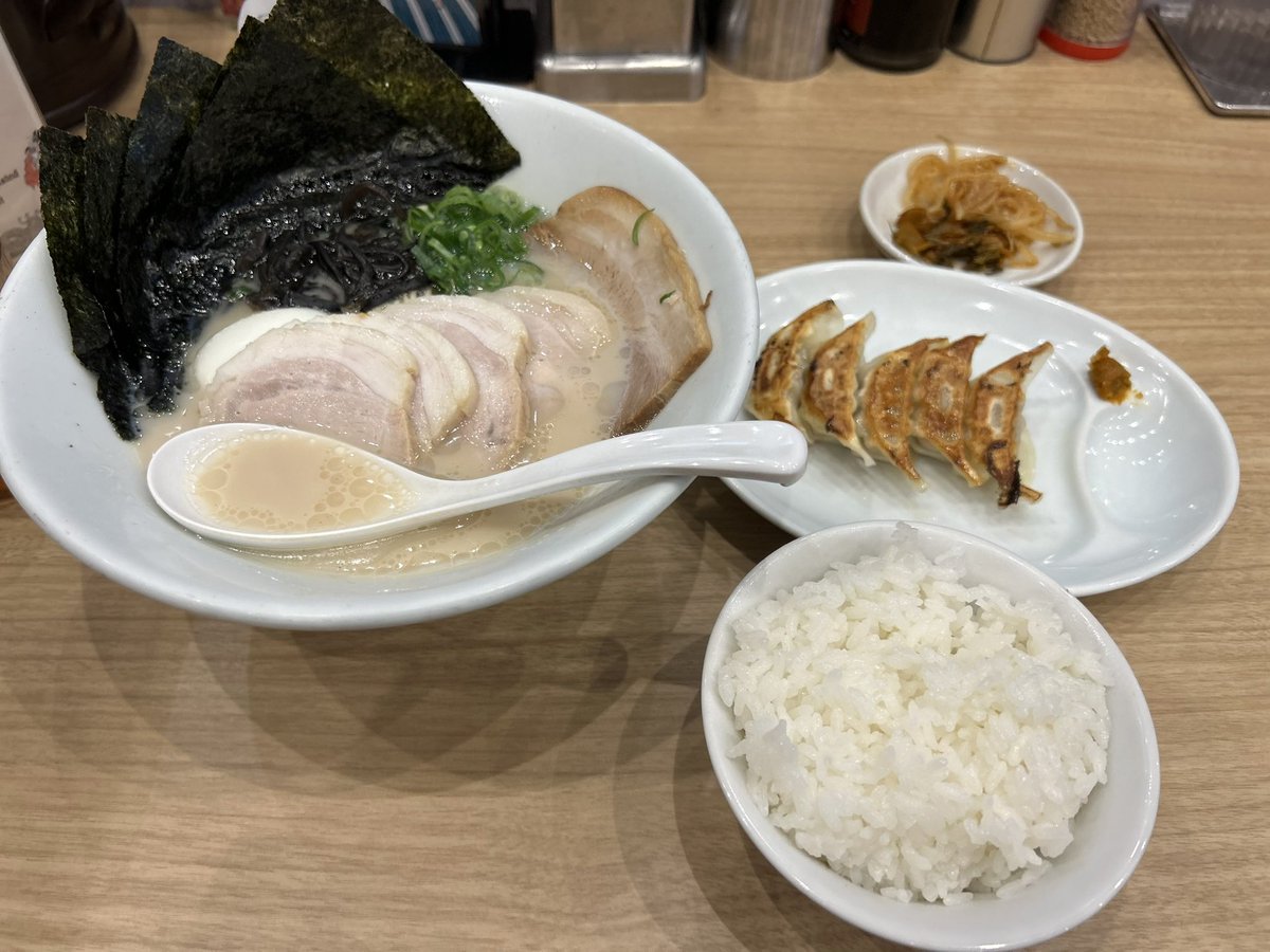 YHamilton8's tweet photo. 夜勤明けこそしっかり食べるべし https://t.co/eEYfXEOfmc