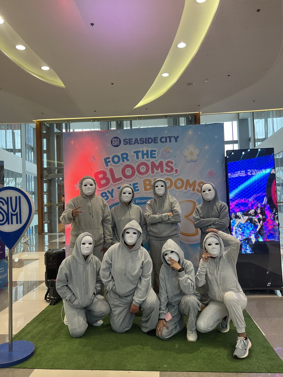 ArkiGwen_'s tweet photo. 😌 the power of clout brings us together. BINIWOCKEEZ IN DA HAUZ. 
#BINIPH #BINI_SIGNALS_WORLDTOUR_2026 #BINISignalsWorldTourCebu https://t.co/AixQhDCdGg
