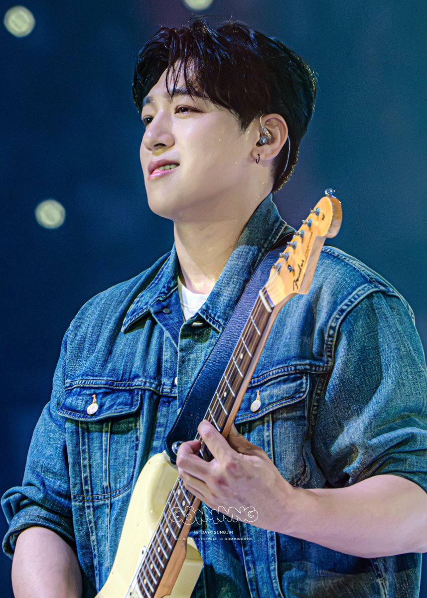gomming0116's tweet photo. 260704 The DECADE FINALE in SEOUL
🩵🩶🩵
#성진 #SUNGJIN #데이식스 #DAY6 https://t.co/Jw4esbD9II