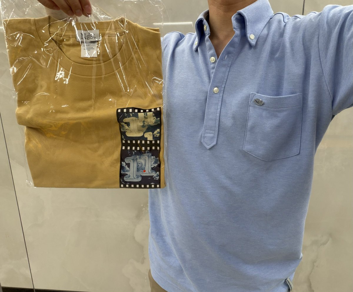 dappy_dappi's tweet photo. 昨日は高田志織さんのお店NaAstのPOP UP SHOPで新しいシャツを購入いたしました👕
元推しメンに選んでもらった黄色🎁カミフレのメンカラでお揃いだね💛
着て行ったポロシャツも去年買わせてもらって気に入ってます👕
#NaAst https://t.co/omQGbKgFA6
