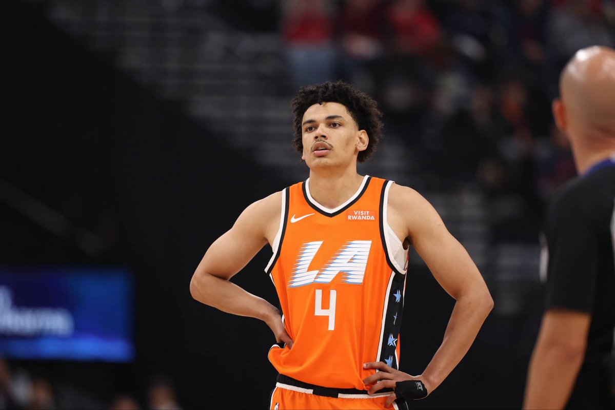 t4848773's tweet photo. 5 more days until kobe sanders plays basketball https://t.co/ZRNbf1LzEY