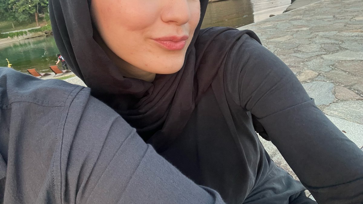 user15041972's tweet photo. küçükken zengin olmayı kocaman bir evin lüks arabaların olması sanıyordum
yanılıyormuşum https://t.co/inInc2trGy