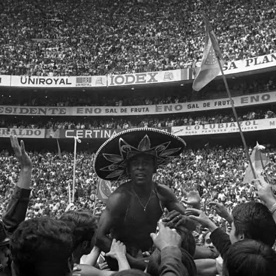 Samus_Azul's tweet photo. @NoruegArg I'm sorry, friend, but Mexico has chosen its hero since '70 https://t.co/eFWh2LQ2SZ
