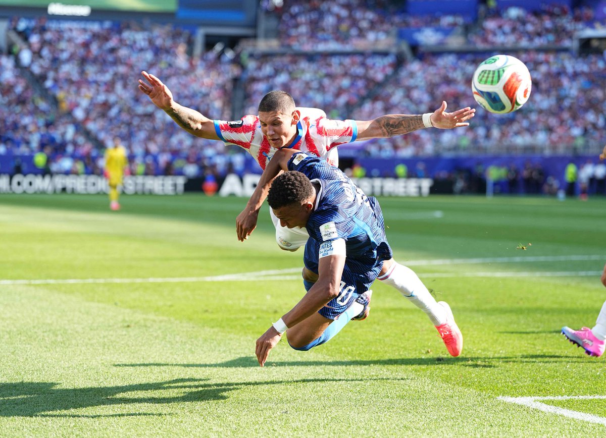_BeFootball's tweet photo. 🚨 C’EST LA PREMIÈRE FOIS DEPUIS 1998 QUE LE PARAGUAY 🇵🇾 NE PREND PAS DE CARTON JAUNE DANS UN MATCH DE COUPE DU MONDE. ❌😳🟨

(@OptaJoe) https://t.co/766BE96wBo