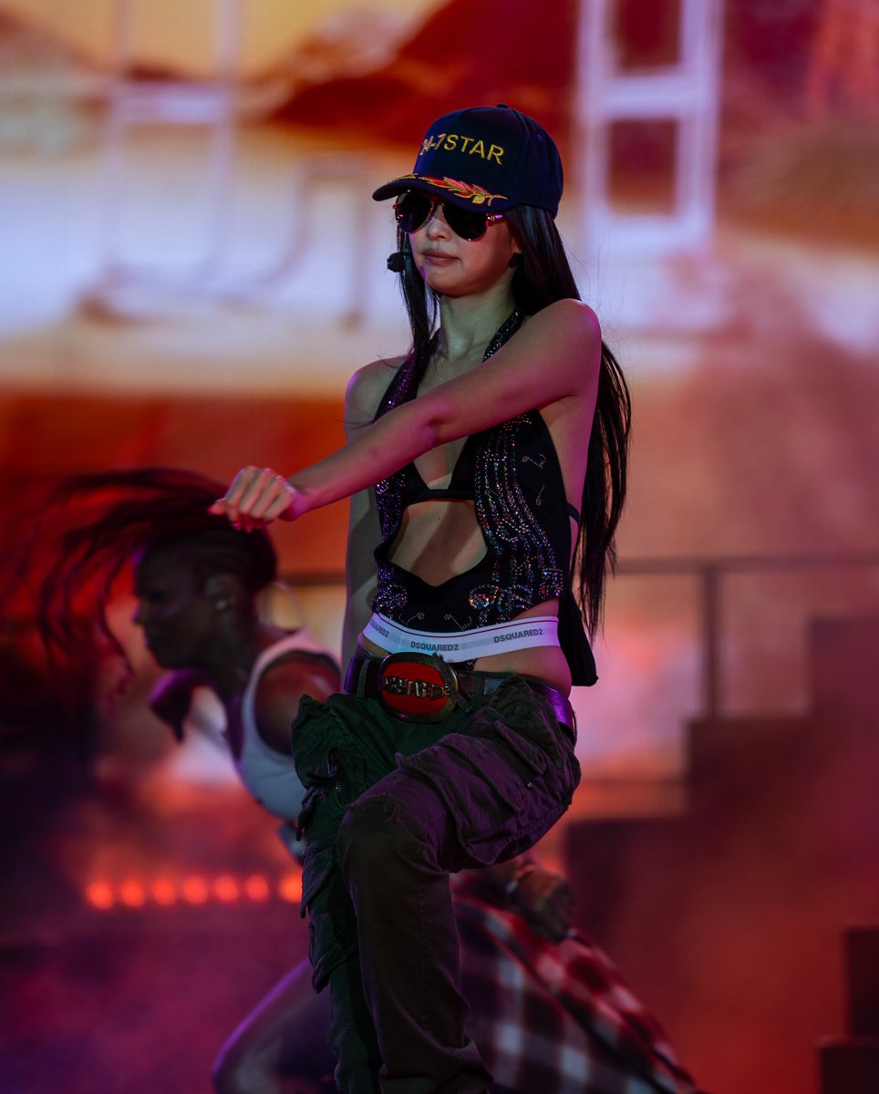 NEWSJENNlE's tweet photo. 📸 260705 #JENNIE performs at the OPEN’ER Festival, Poland (via radio_zet) https://t.co/gXsI6cBGQz