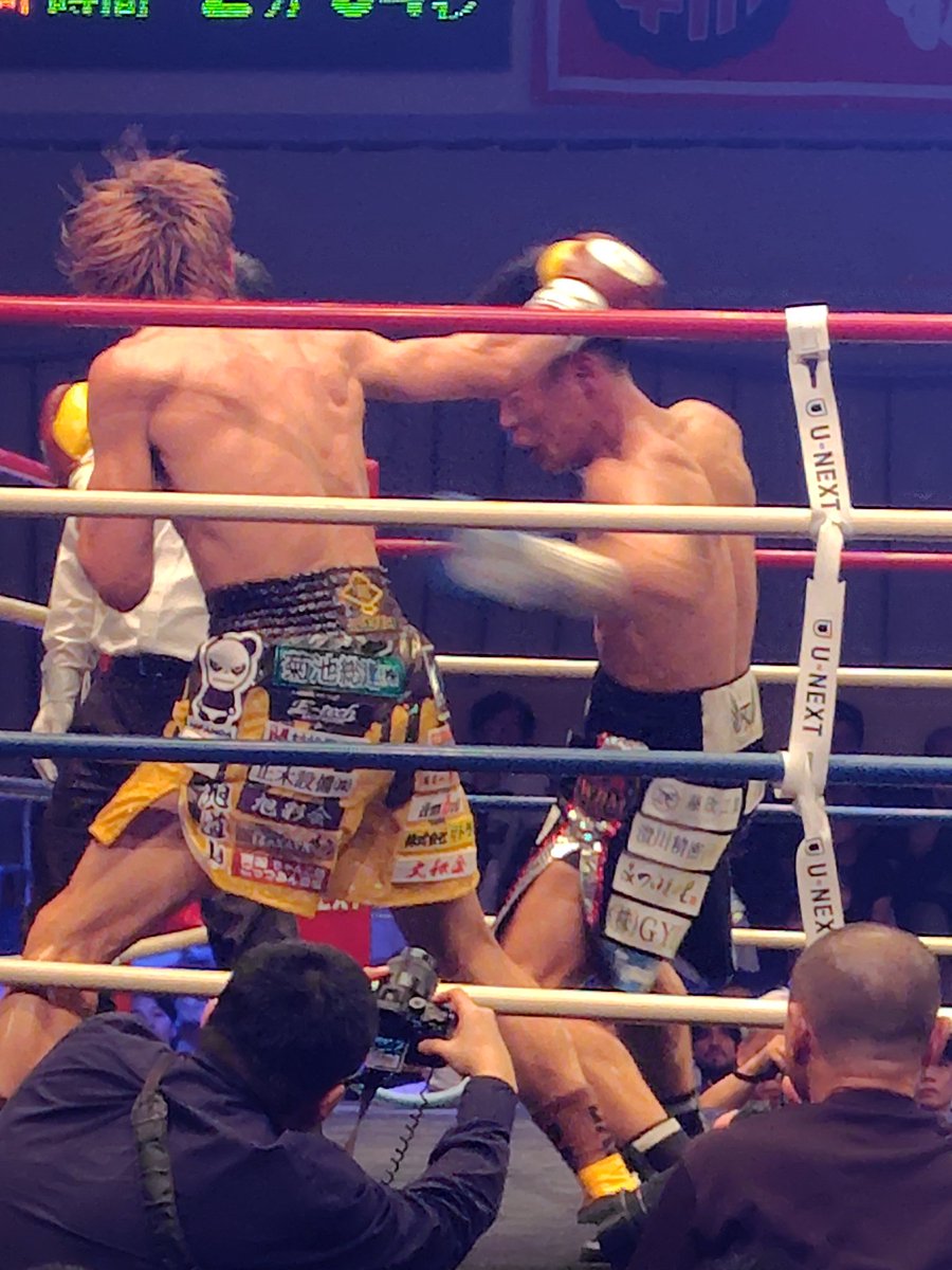 BoxingGravity tweet picture