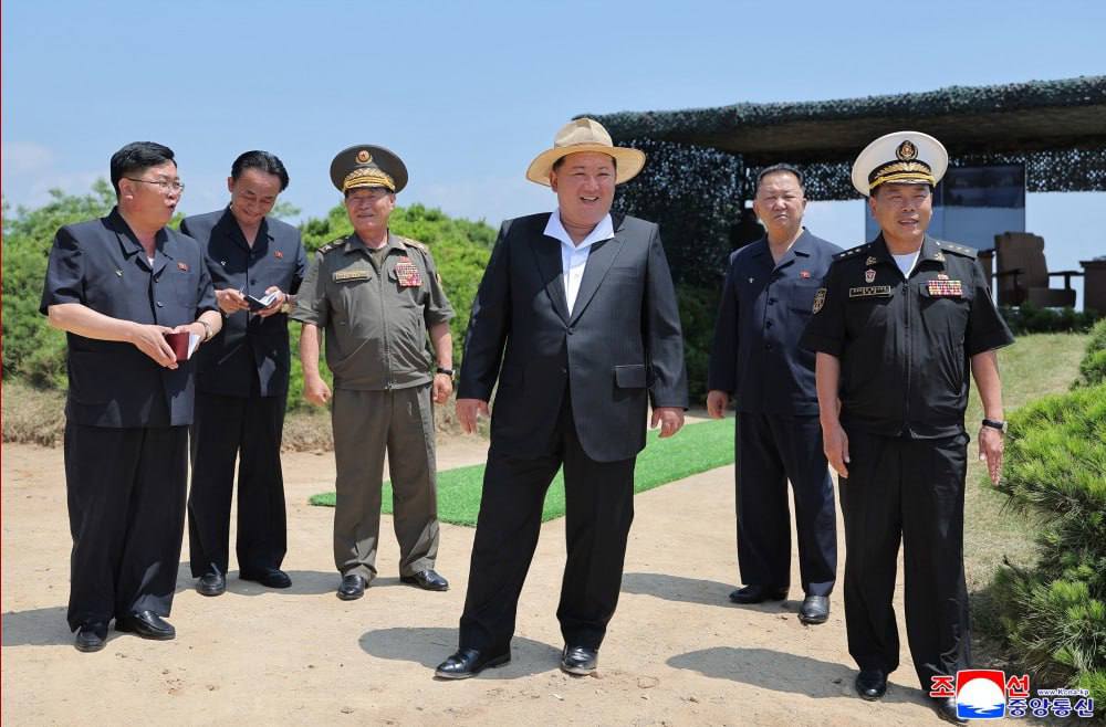 SputnikInt's tweet photo. 🚨🇰🇵 Kim Jong-un oversees strategic missile test from destroyer Kang Kon

DPRK leader Kim Jong-un oversaw combat system tests of the DPRK destroyer Kang Kon, including a strategic cruise missile launch, naval artillery, automatic machine guns and electronic warfare systems, KCNA reported.

Kim ordered the warship’s trial process completed and its commissioning within two months.