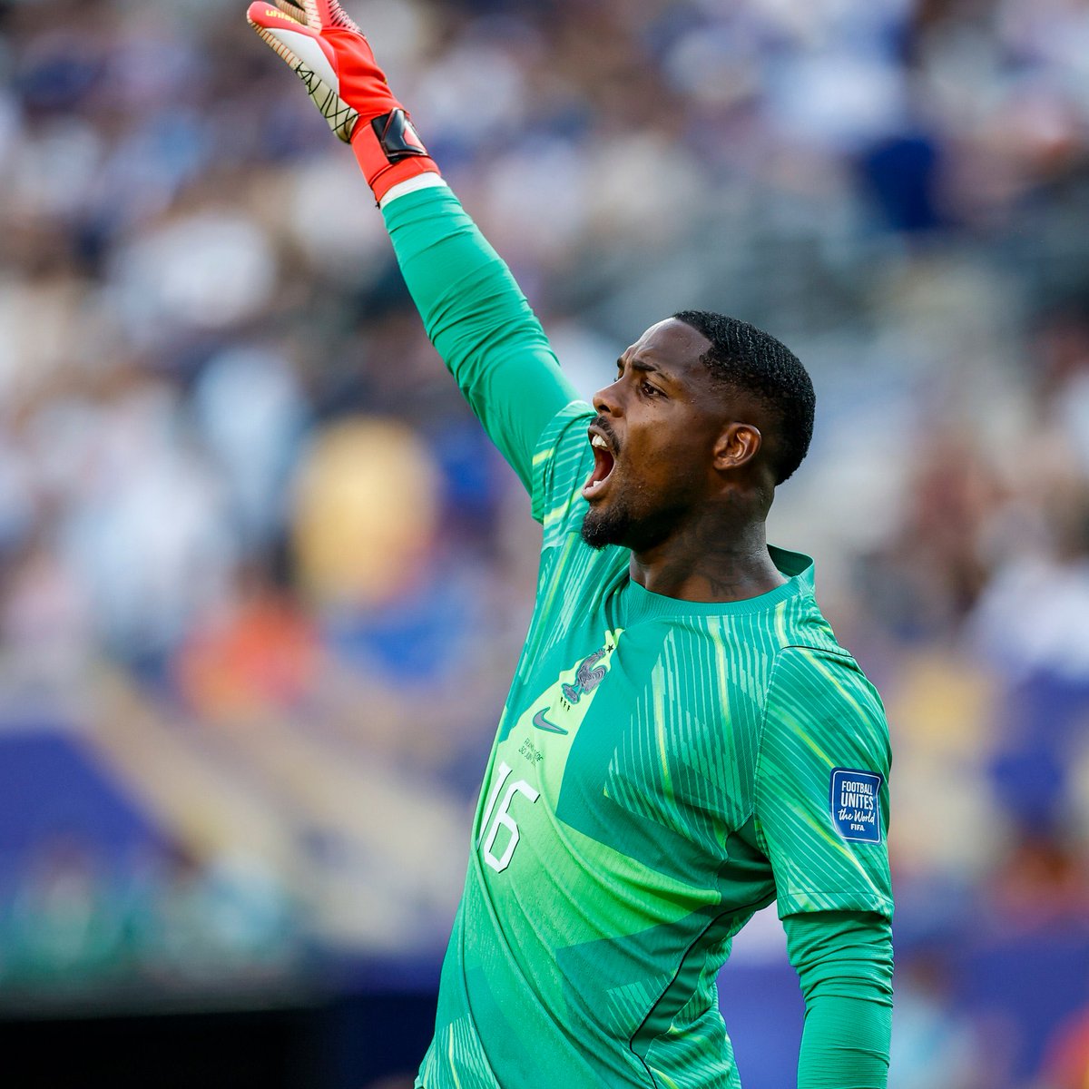 _BeFootball's tweet photo. Mike ? MERCI. ❤️🇫🇷 

Quel match de Maignan ce soir, il a effacé tous les doutes de son match contre le Sénégal 🇸🇳 https://t.co/TaKe3b1KE1