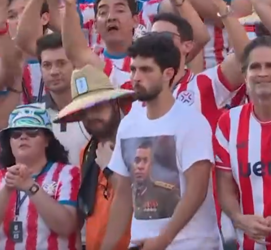 Nakzn7's tweet photo. buena remera https://t.co/zWvJ6DVDB1