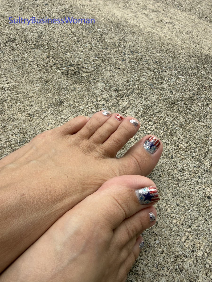 Sultrybuswoman's tweet photo. Happy 4th of July! #Feet #Festive #Red, #White, #Blue #Toes  #feet #feetseller #feetfethish #Mistress      #closeupfeet  #toefocus #FootAesthetics #BarefootBeauty #FootPhotography #Feetlover #soleshots https://t.co/cjA4trPQP4 https://t.co/lK2S1frNCs