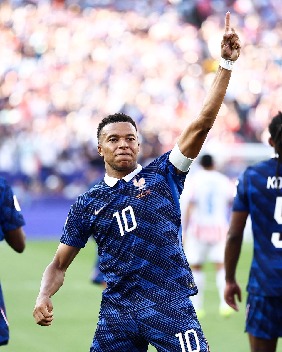 Tercer_TiempoGT's tweet photo. FRANCIA 🇫🇷 ESTÁ EN CUARTOS DE FINAL 🏆
MBAPPE GUÍA A FRANCIA 🐸

Francia eliminó a Paraguay 🇵🇾 al derrotarlo 1-0 con anotación de Mbappe este día en el juego disputado en Filadelfia ☀️ https://t.co/N9qST9ANsP