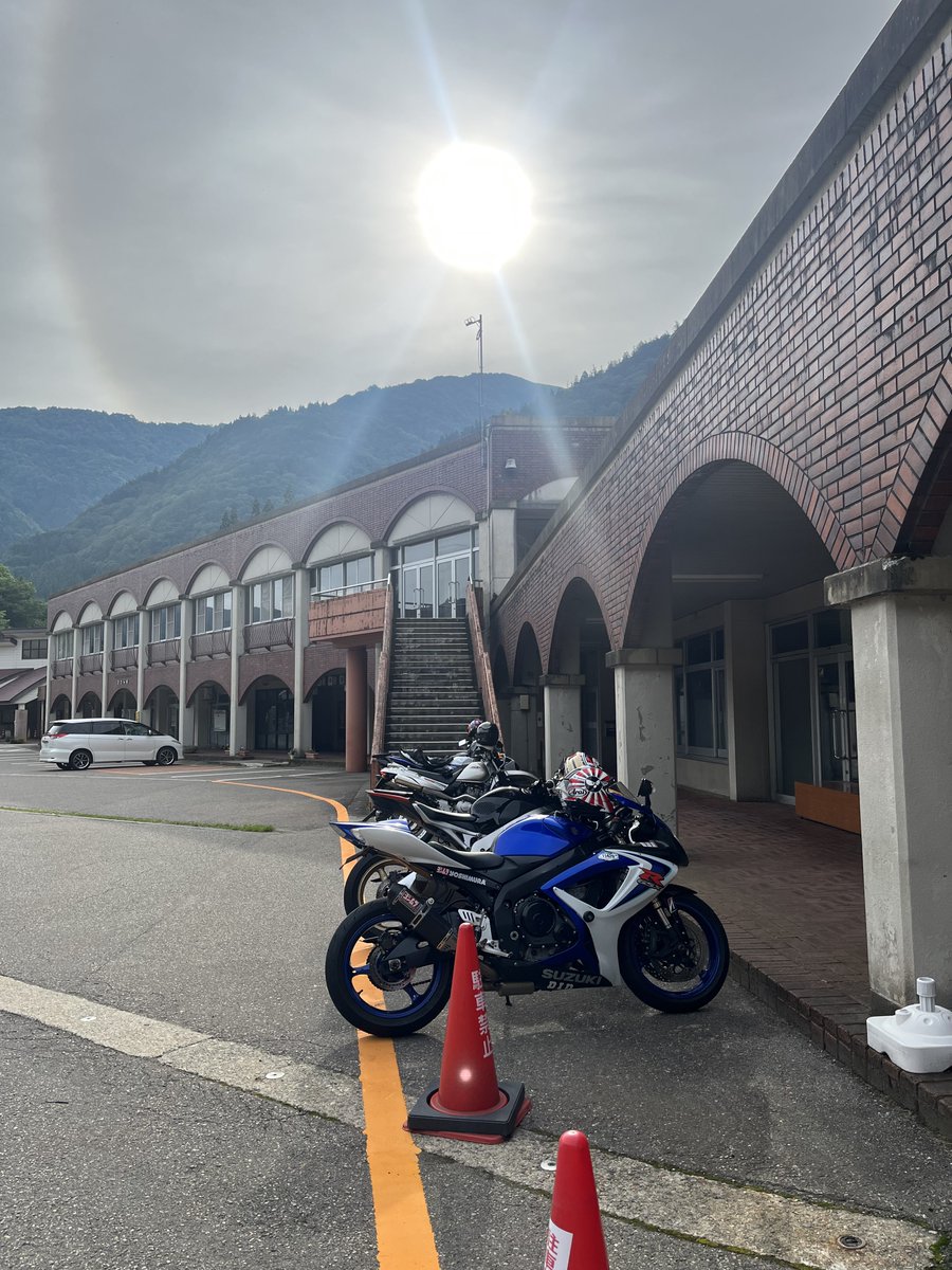 ngo8383's tweet photo. 5時半に起きたからそのまま朝練へ🏍️また新しい人と出会ってしまった🥳話してたらミニバイク再開したいお気持ち🤦🏻‍♂️
8時にはお家到着して家事して涼しいお家で8耐観戦(予定) https://t.co/sXCz7y6HlG