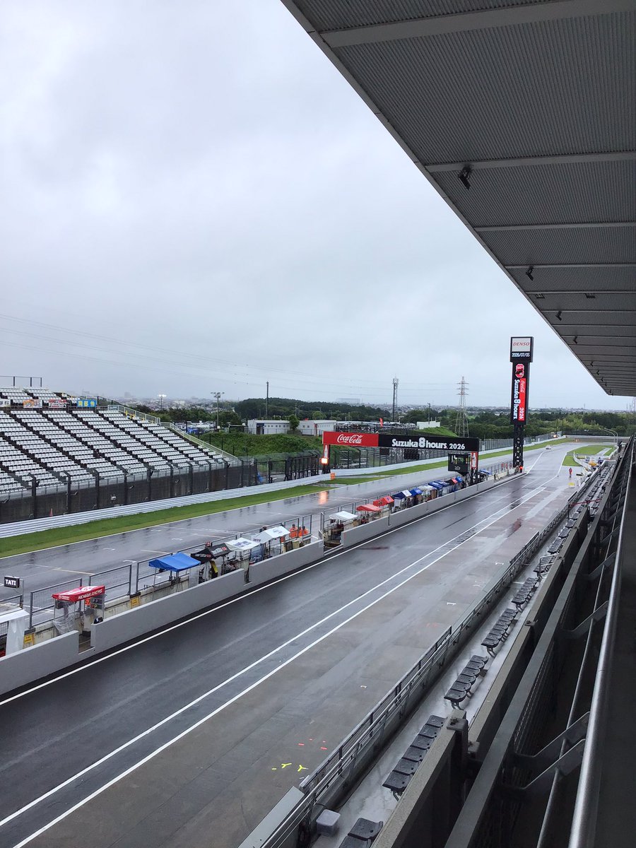 morima_parsec_2's tweet photo. 【本日の鈴鹿サーキット】

予報通り朝からガッツリの雨です本当にありがとうございました💢
終始雨の決勝になりそうなので、今年はかなり荒れそうな予感。 https://t.co/Ii8n2CgfRx
