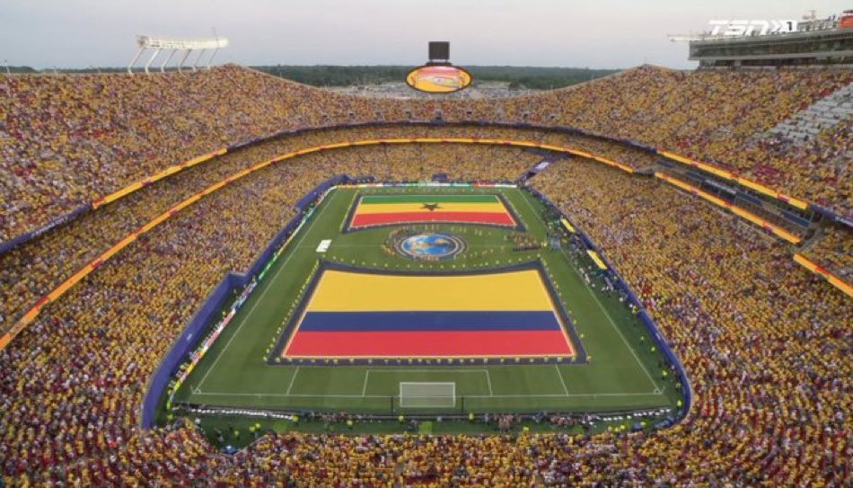 MurciaConLimon's tweet photo. Lo de los colombianos este mundial es digno de alabar. Están siendo la mejor afición. https://t.co/IjZY5iUAk7