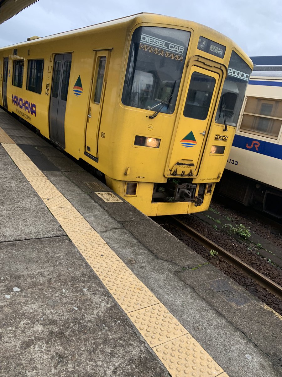 150614rea's tweet photo. これ電車じゃないのか
鹿児島で指宿行くときに乗った
気動車ことディーゼルカーなんや https://t.co/YApxdbbCJf