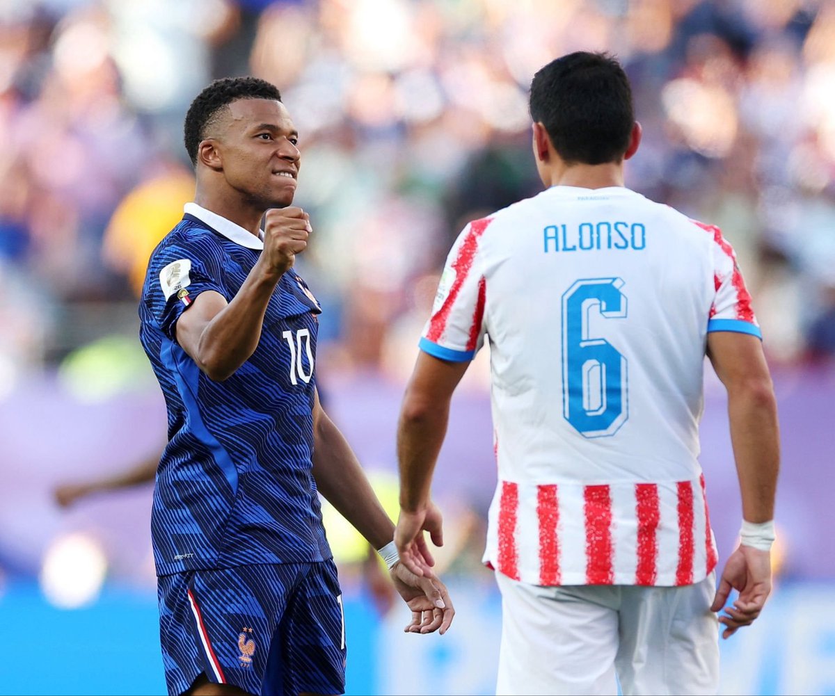 idextratime's tweet photo. 📊 STATISTIK : Sejak Piala Dunia 2018, Kylian Mbappé telah mencetak lebih banyak gol di fase knock-out Piala Dunia (11) daripada..

Brazil (10)
Inggris (10)
Portugal (9)
Spanyol (4)

Tajamnya Jenderal. 🥶

📝 @OptaJoe https://t.co/wZMin8czfE