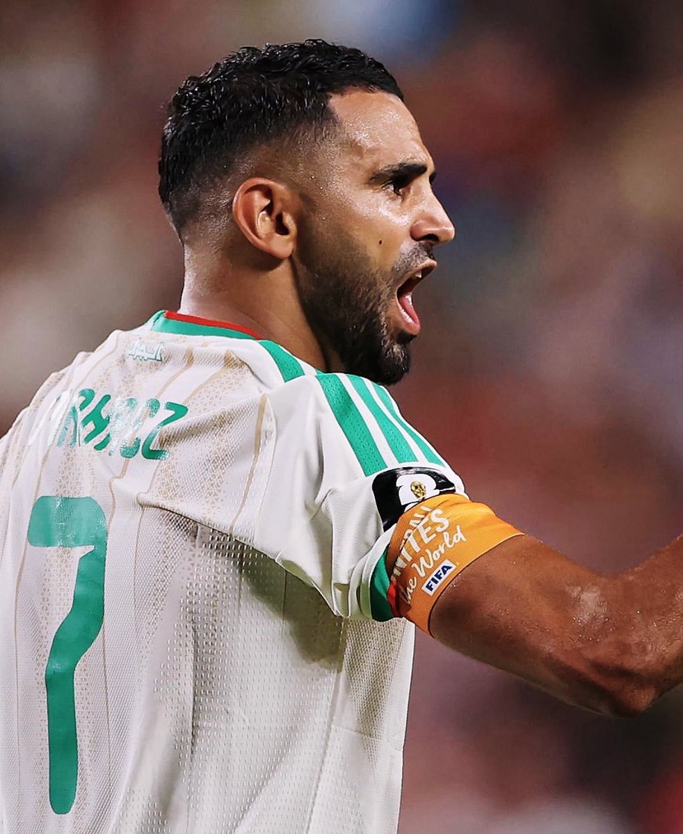 AlgerianFooty's tweet photo. 🚨🇩🇿 EXCL: Riyad Mahrez leaked the Algeria line-up HOURS BEFORE the match vs Switzerland in order for media pressure to help change the XI.

Mahrez wanted Belaid to start in a back three, Chaibi CM and pleaded with the coach to change the team. 💥 (1/2) https://t.co/gAt48w5jCC